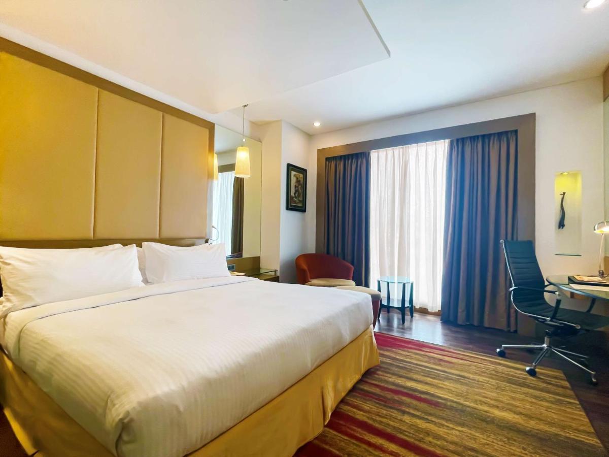 Radisson Hotel Катманду Екстер'єр фото